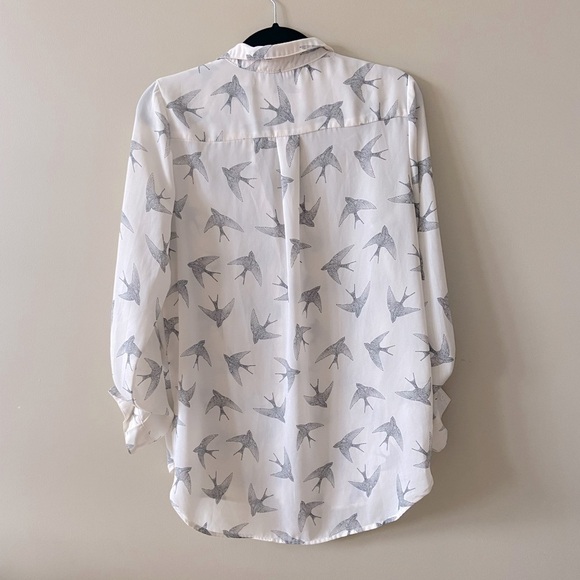 Kismet Sparrow Bird White Long Blouse Button Down Shirt Size Medium - Picture 3 of 9
